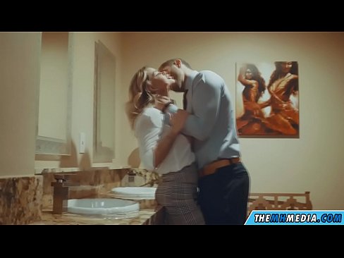 ❤️ Når en barmfagre blondine forfører deg på et offentlig toalett ❌ Superporno ved no.videolucrativo.top ❤